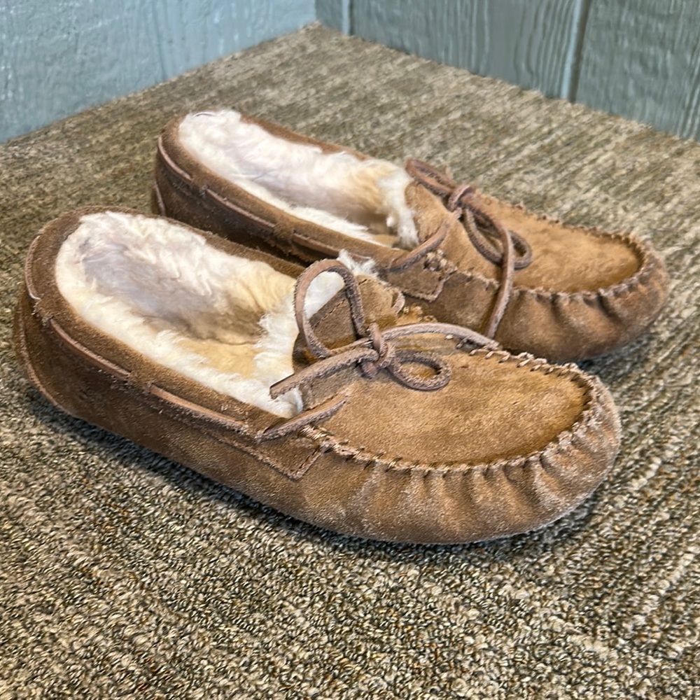 Girls UGG Tan Moccasin Slippers - size 4